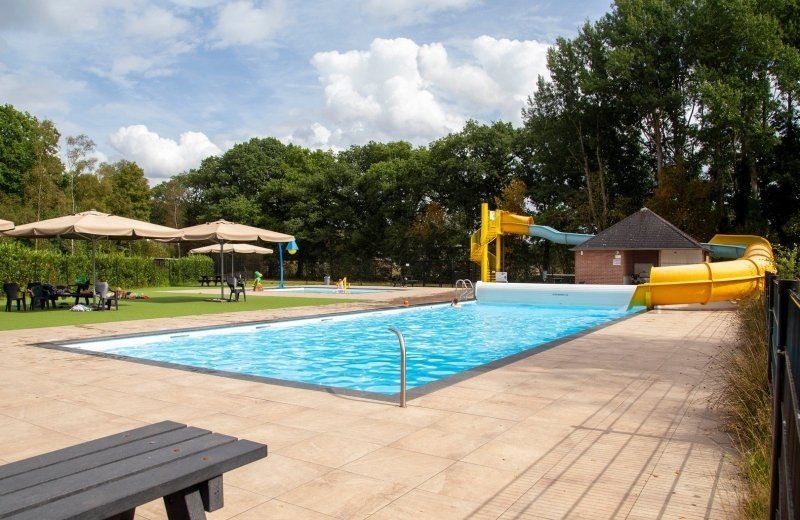 Zwembad camping de blauwe lantaarn